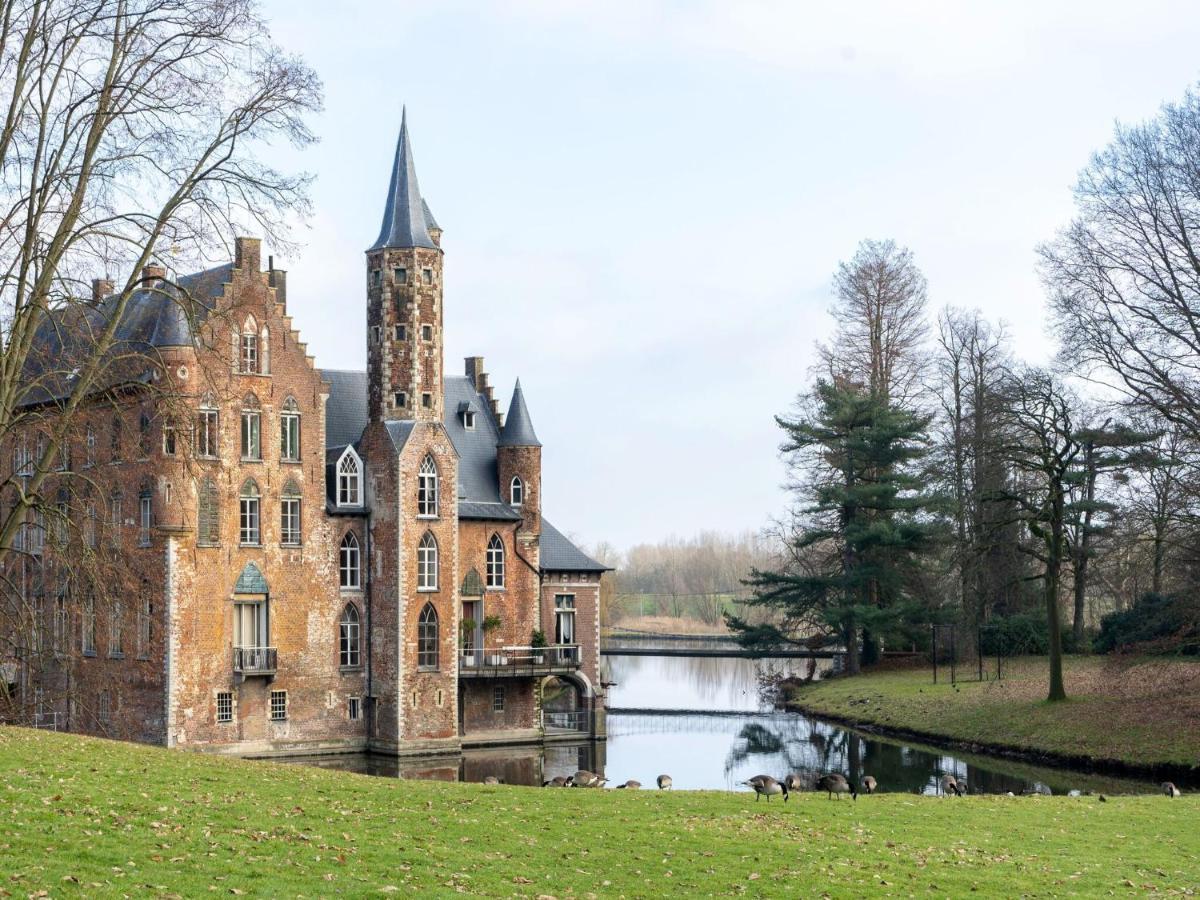 Apartment In Kruibeke At Wissekerke Castle Bagian luar foto